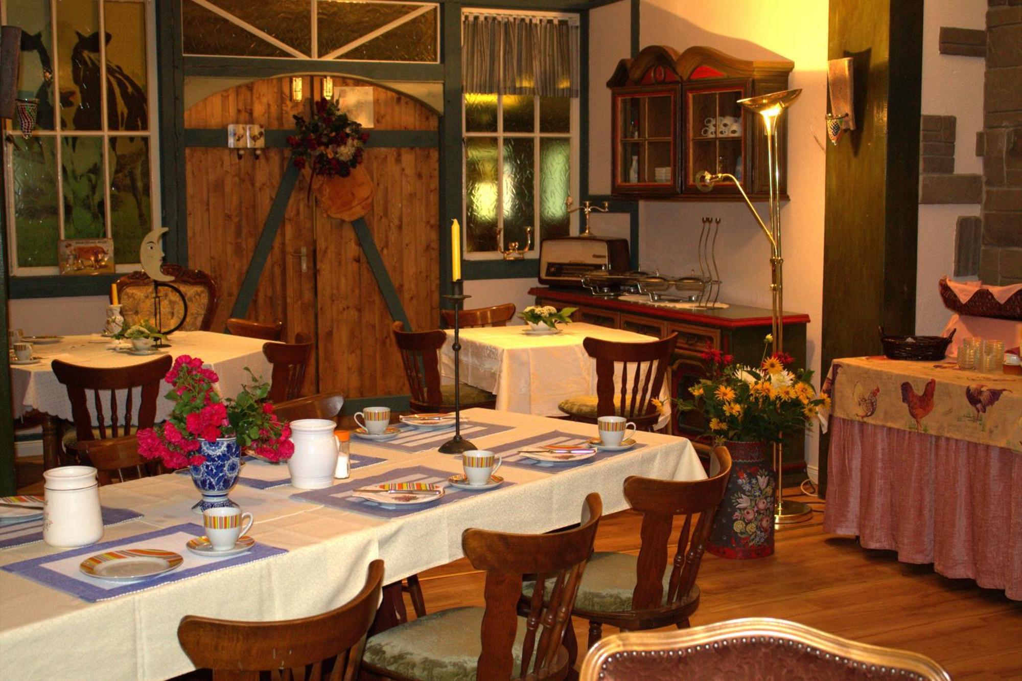 Landhaus Tewel Hotel Mit Restaurant Exterior photo